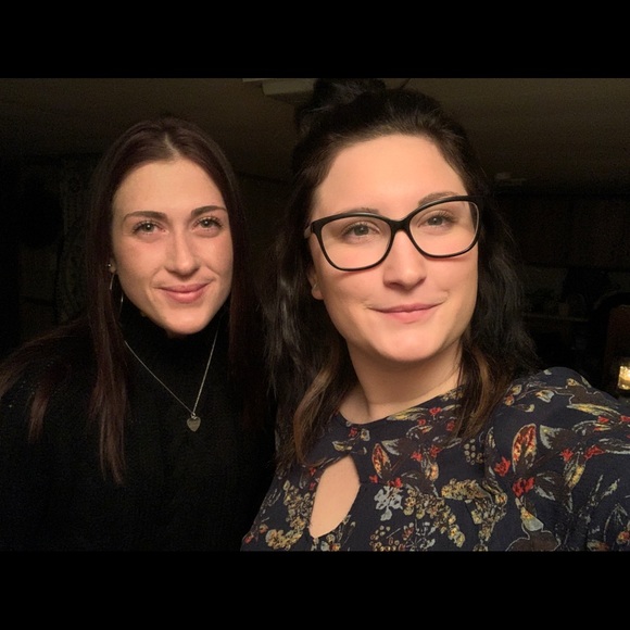 Meet your Posher, Hannah - Picture 1 of 1